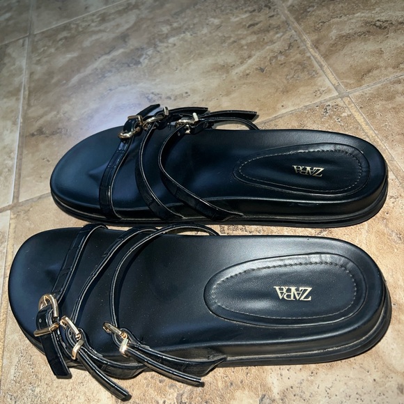 Zara Buckle sandals - Picture 2 of 2